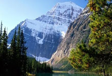 杏彩体育官网：约基奇61+11+10无缘今日最佳球员！库里狂轰52+10+8+5创18项纪录.